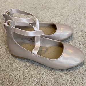 Pearlescent ballet flats